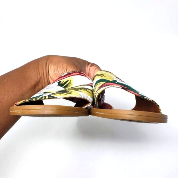 Steve Madden Mishos Mishelle Floral Slip-on Sandal - Picture 11 of 14